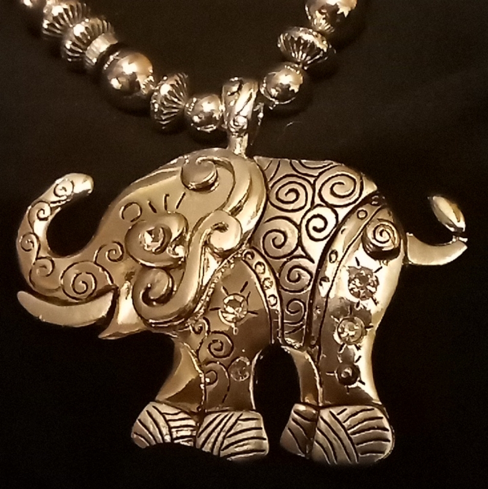 Elegant Silver Elephant Pendant Necklace